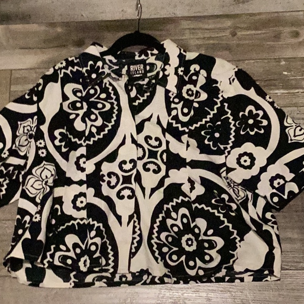 River Island Black and White Floral Crop Blouse